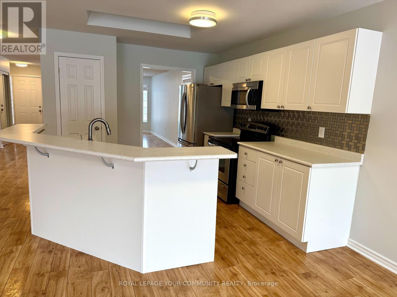 Main Floor - 24 Sun King Crescent, Barrie, Ontario  L4M 7J9 - Photo 10 - S12636828