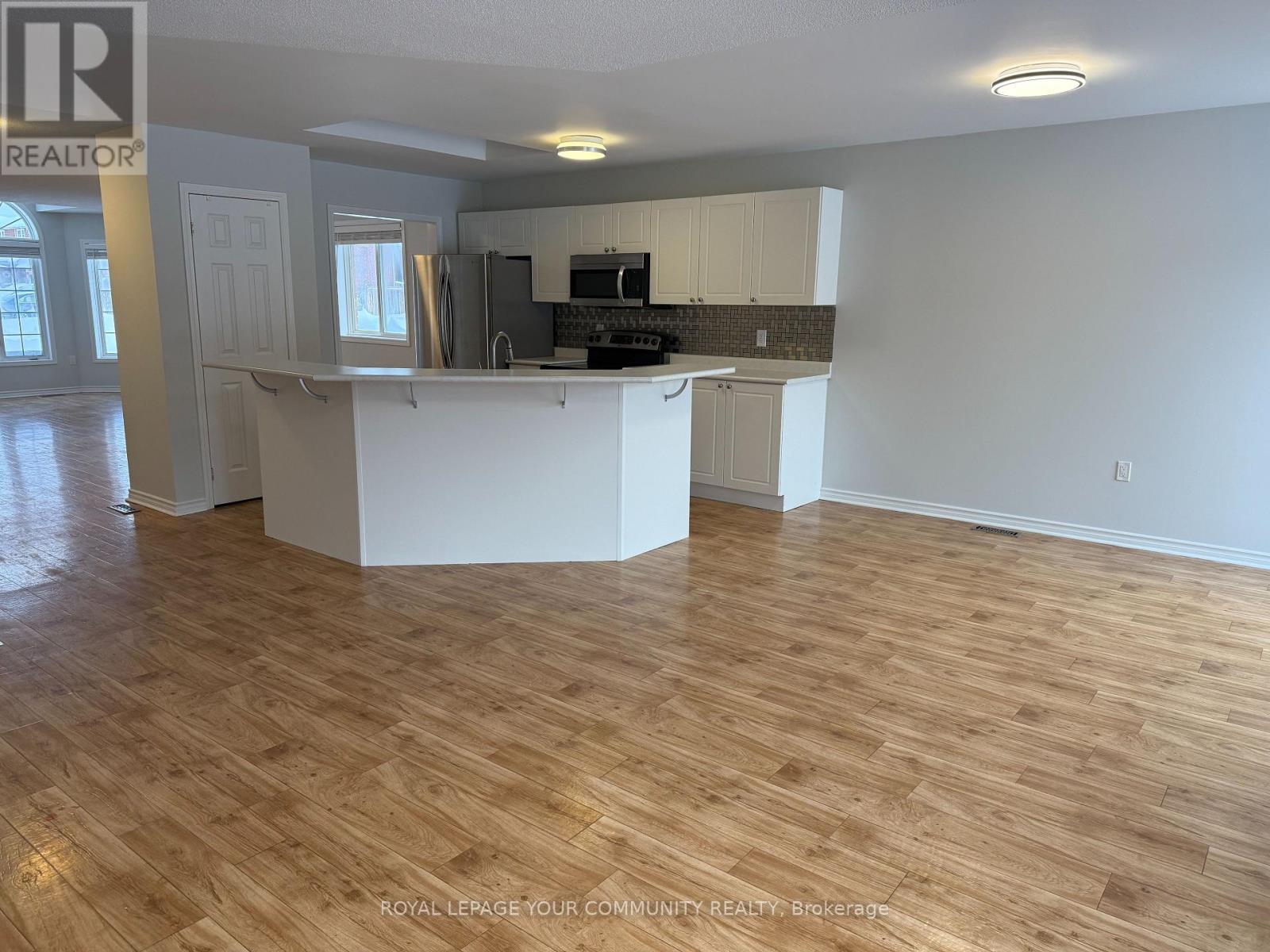 Main Floor - 24 Sun King Crescent, Barrie, Ontario  L4M 7J9 - Photo 9 - S12636828