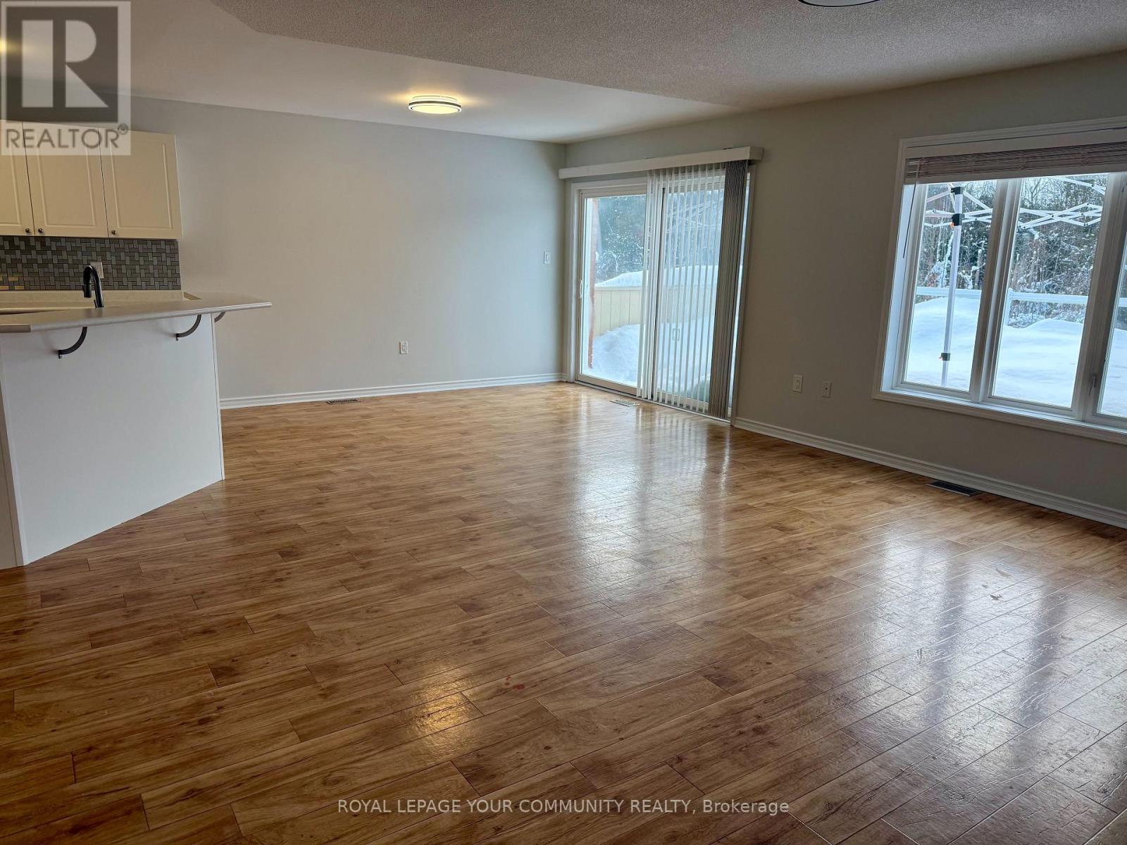 Main Floor - 24 Sun King Crescent, Barrie, Ontario  L4M 7J9 - Photo 6 - S12636828