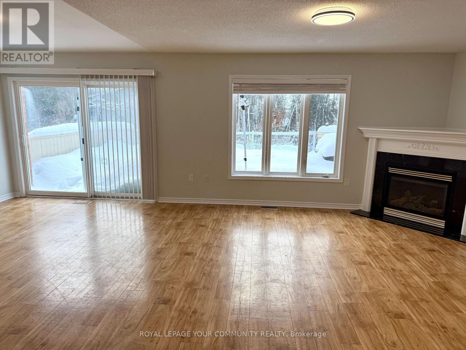 Main Floor - 24 Sun King Crescent, Barrie, Ontario  L4M 7J9 - Photo 4 - S12636828