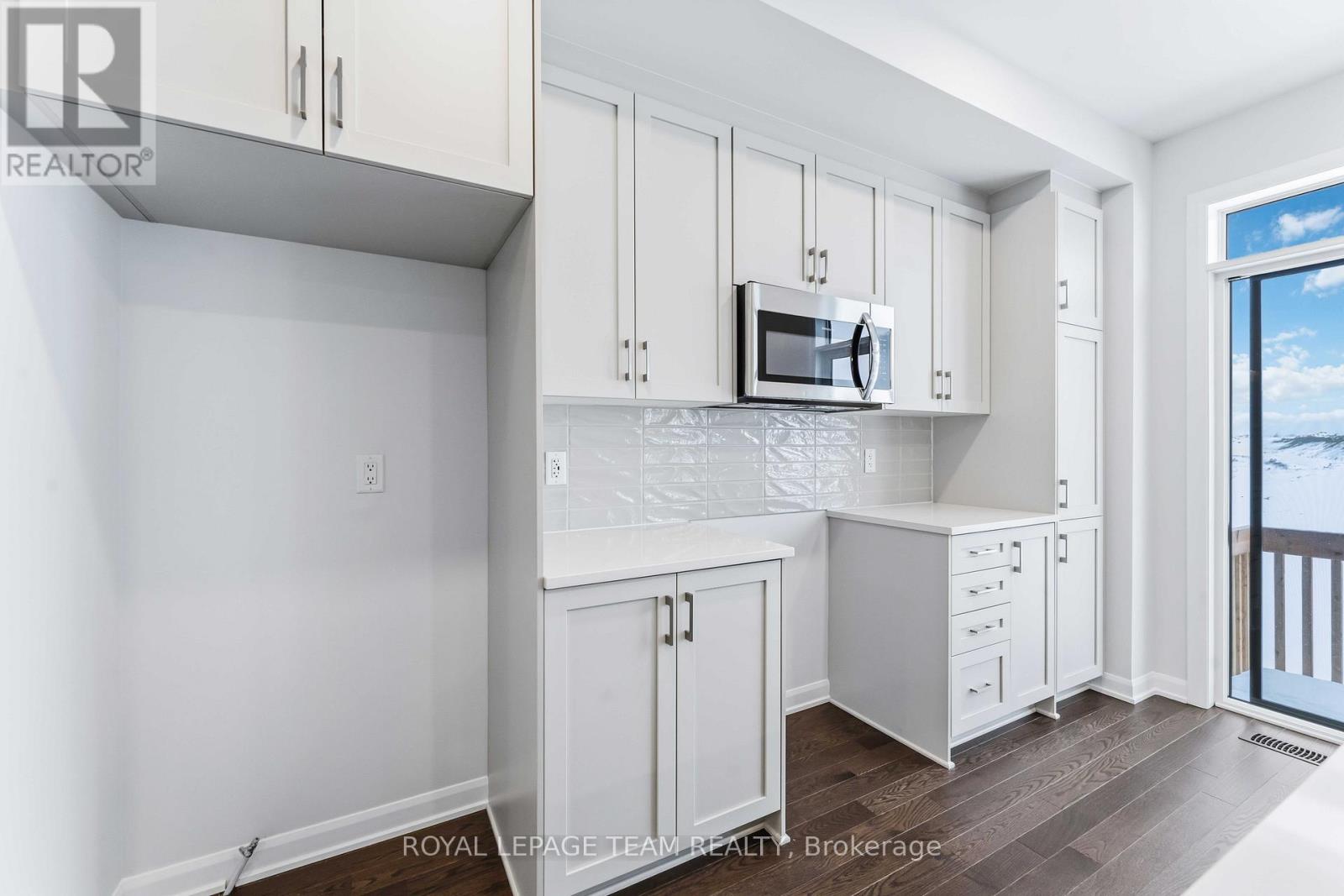 742 Fairline Row, Ottawa, Ontario  K2V 0V7 - Photo 7 - X12229430