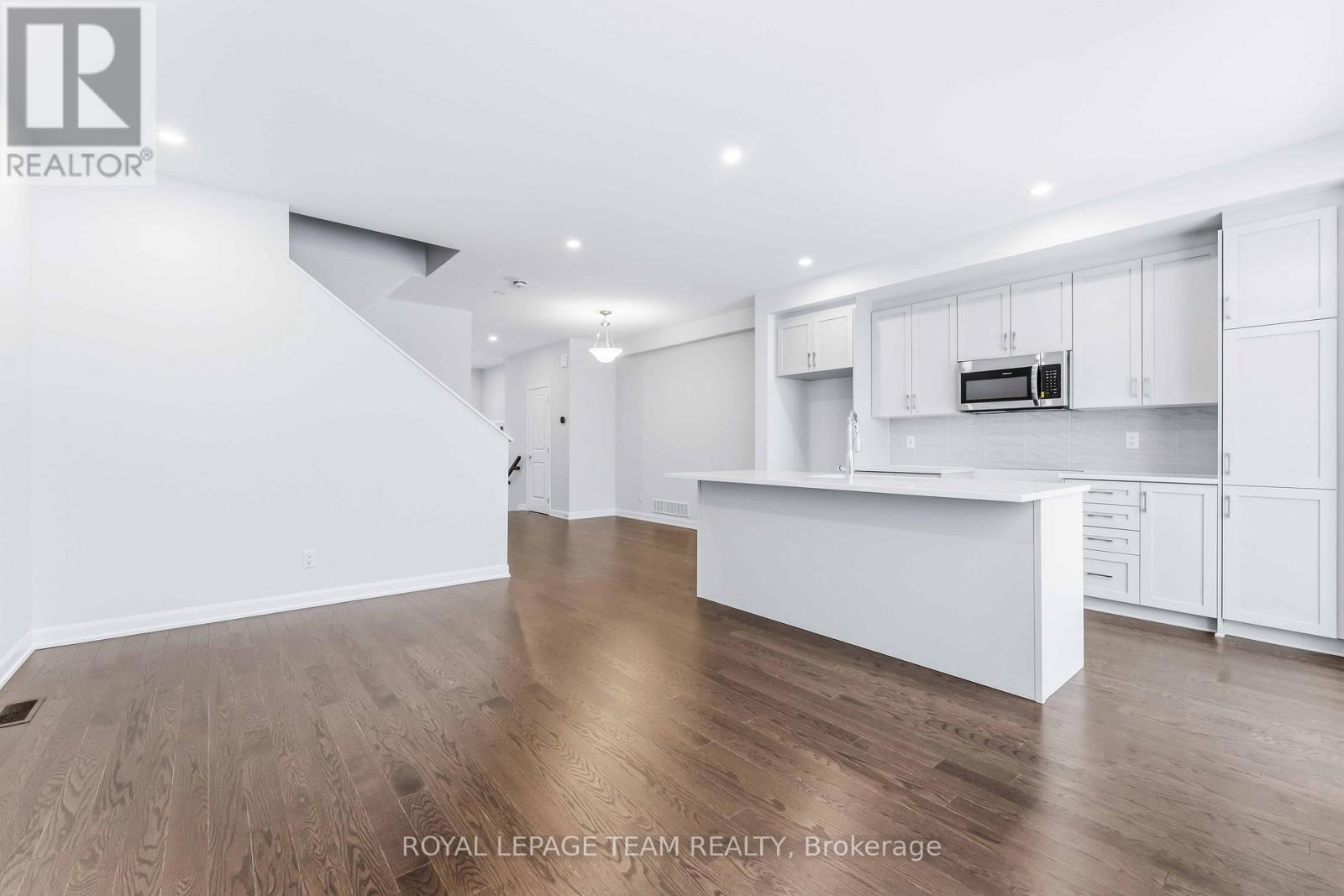 742 Fairline Row, Ottawa, Ontario  K2V 0V7 - Photo 11 - X12229430