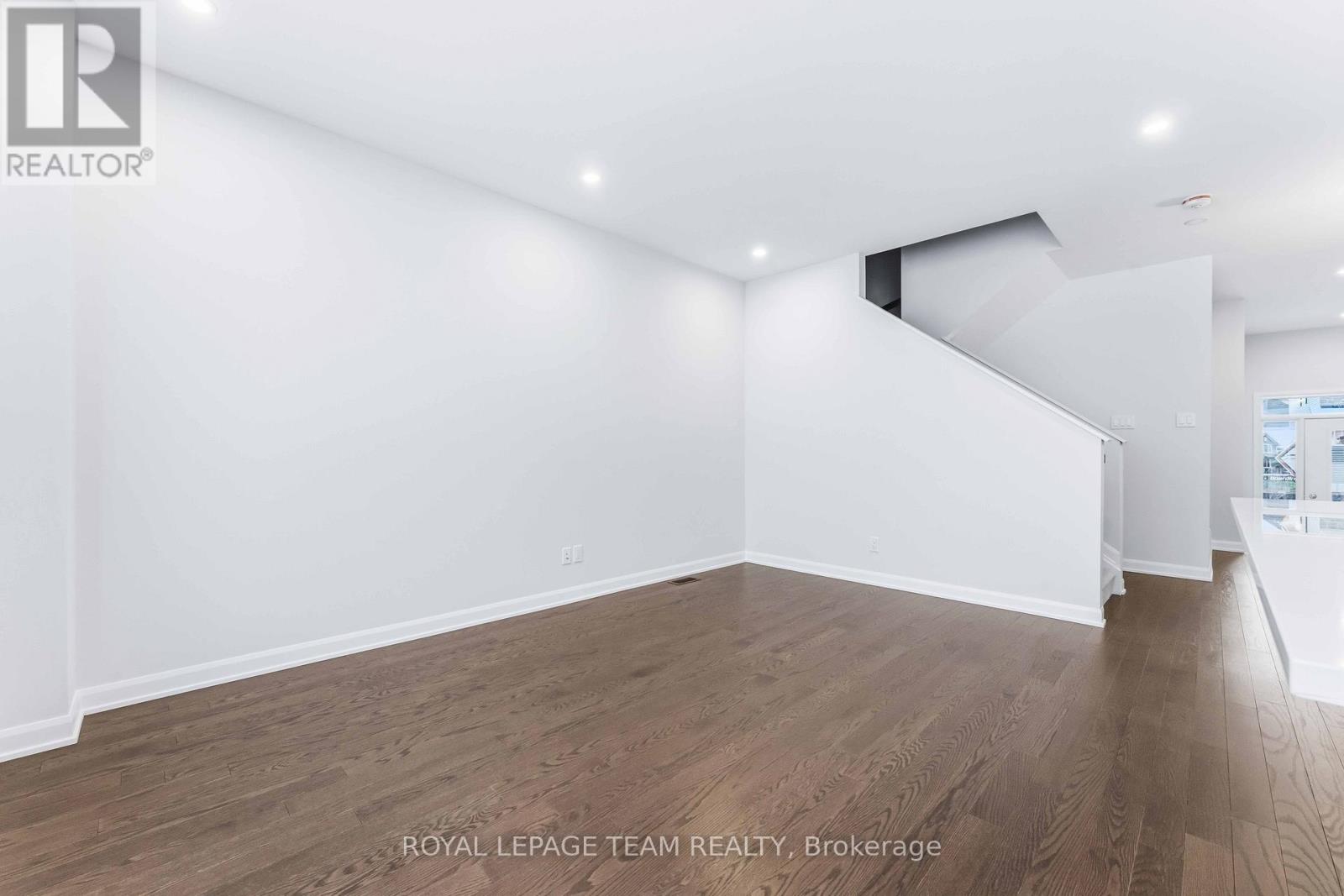 742 Fairline Row, Ottawa, Ontario  K2V 0V7 - Photo 12 - X12229430