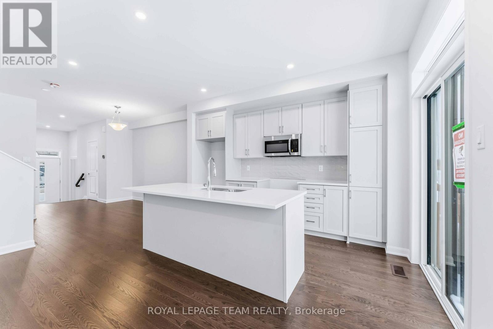 742 Fairline Row, Ottawa, Ontario  K2V 0V7 - Photo 13 - X12229430