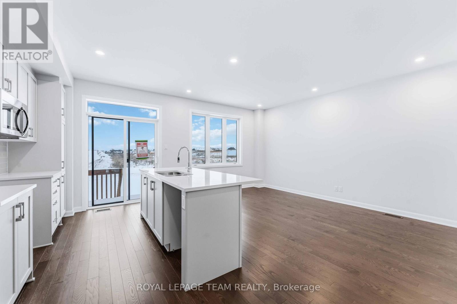 742 Fairline Row, Ottawa, Ontario  K2V 0V7 - Photo 5 - X12229430