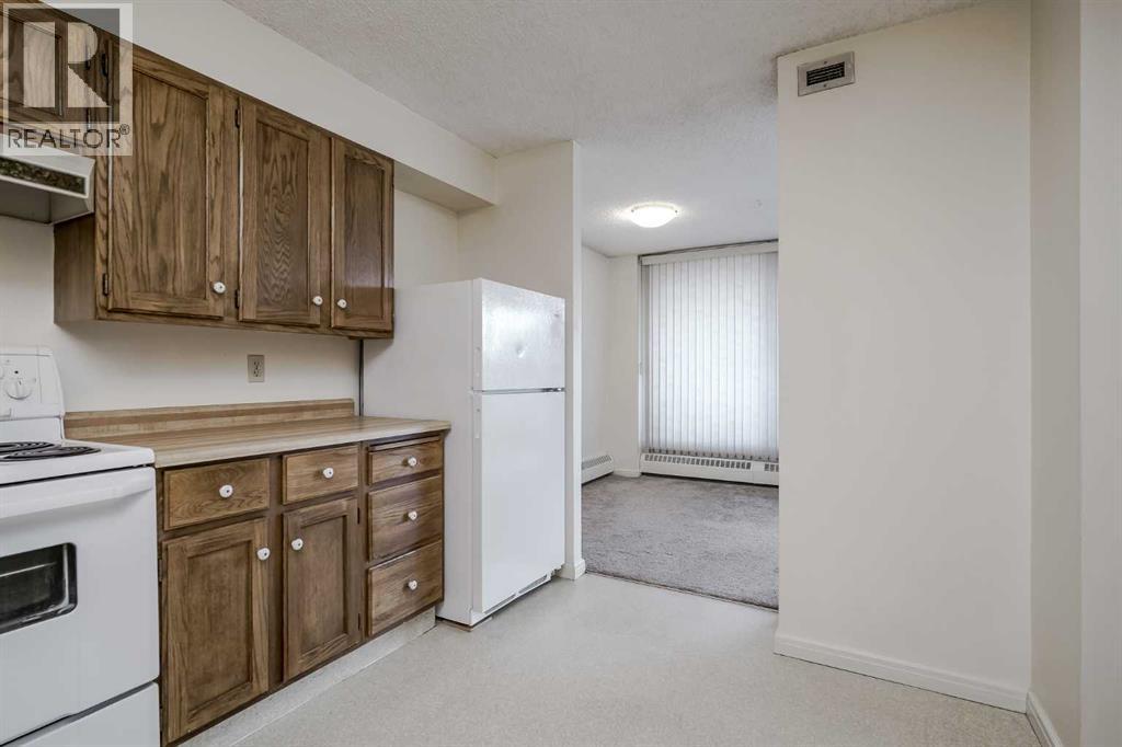 305, 145 Point Drive Nw, Calgary, Alberta  T3B 4W1 - Photo 17 - A2269679