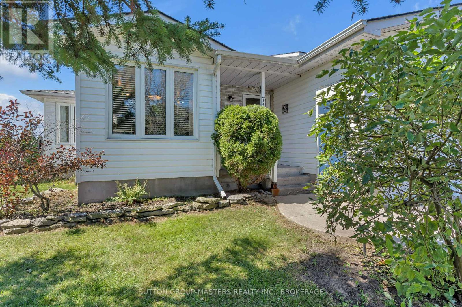 71 Davey Crescent, Loyalist (Amherstview), Ontario  K7N 1X7 - Photo 3 - X12638044