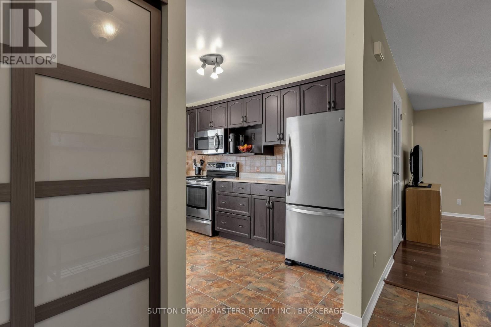 71 Davey Crescent, Loyalist (Amherstview), Ontario  K7N 1X7 - Photo 5 - X12638044