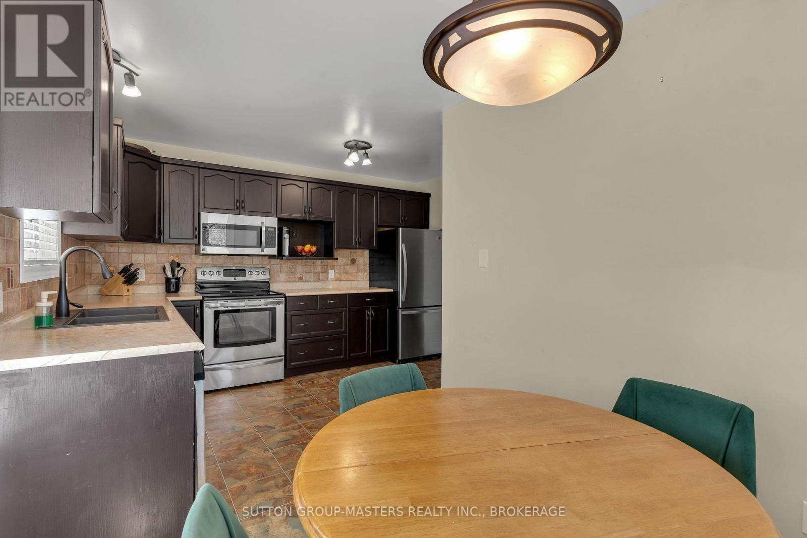 71 Davey Crescent, Loyalist (Amherstview), Ontario  K7N 1X7 - Photo 9 - X12638044