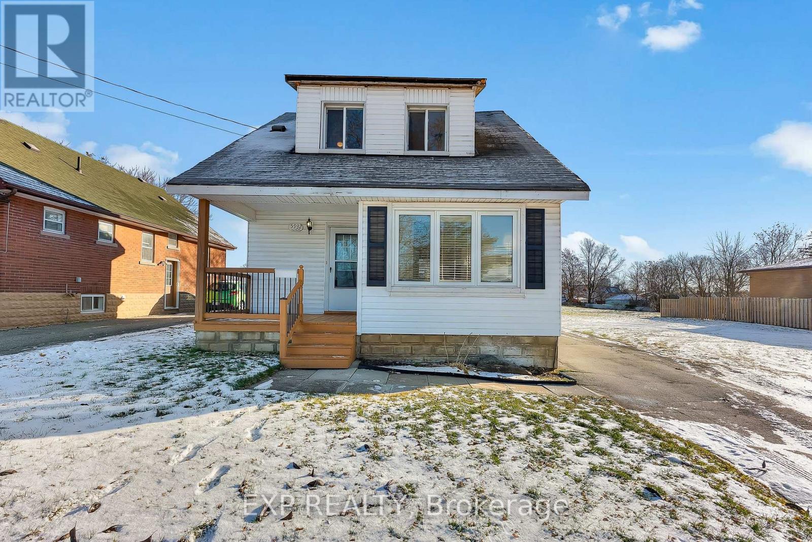 5932 CARLTON AVENUE, Niagara Falls, Ontario