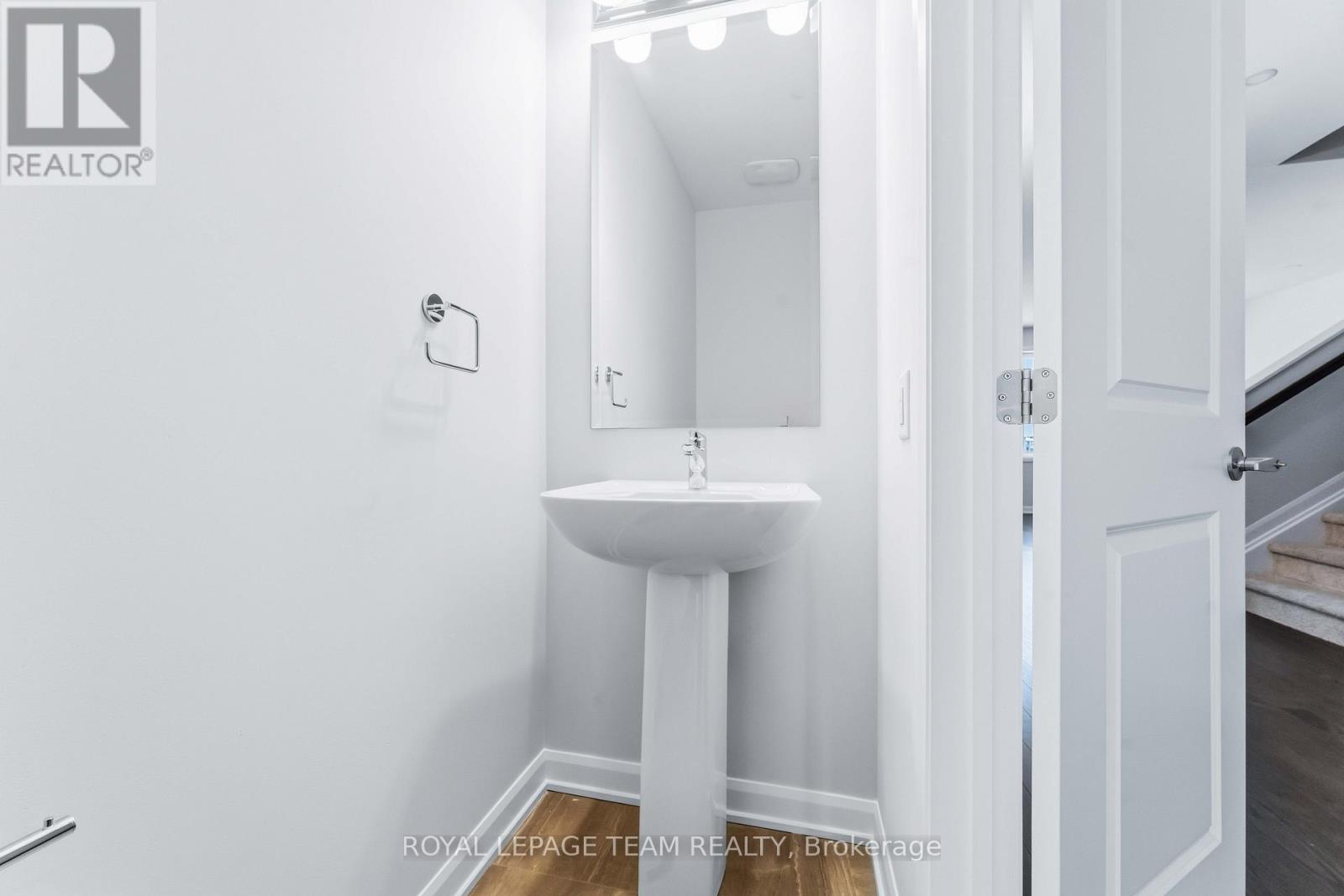 742 Fairline Row, Ottawa, Ontario  K2V 0V7 - Photo 16 - X12229430