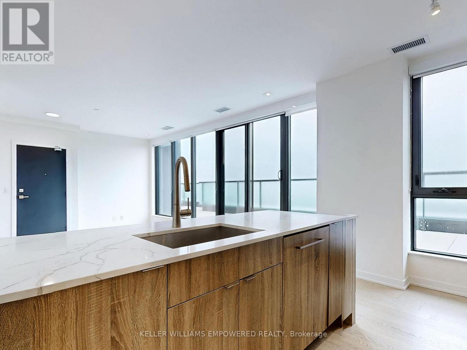 901 - 840 St. Clair Avenue W, Toronto, Ontario  M6C 0A4 - Photo 11 - C12638024