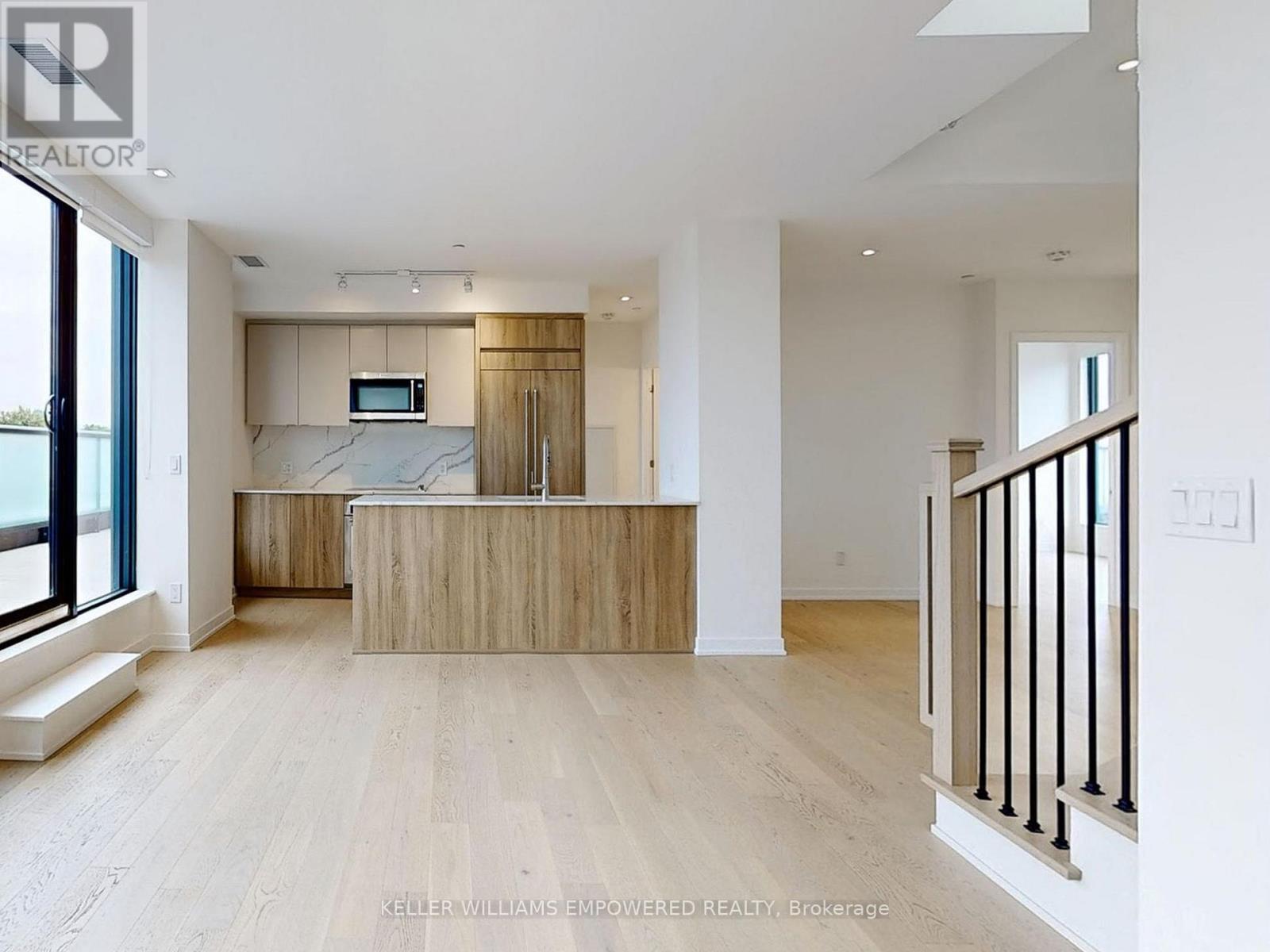 901 - 840 St. Clair Avenue W, Toronto, Ontario  M6C 0A4 - Photo 2 - C12638024