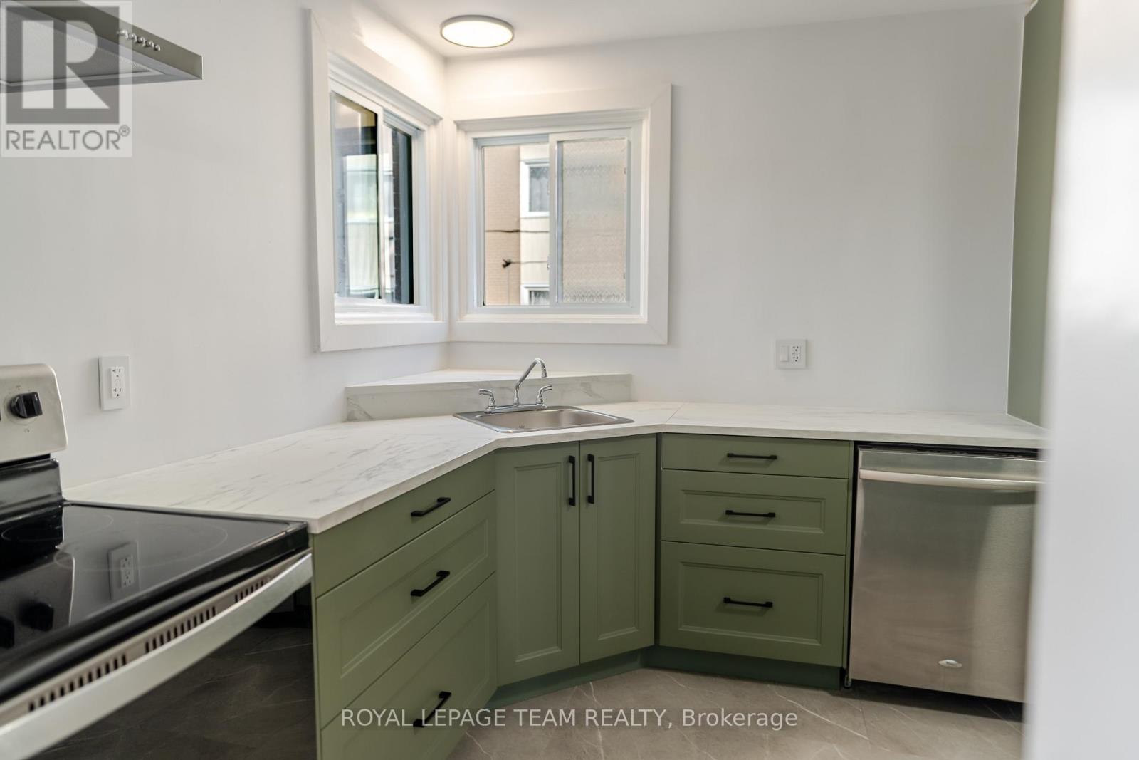 B - 1487 Morisset Avenue, Ottawa, Ontario  K1Z 8H2 - Photo 7 - X12594610