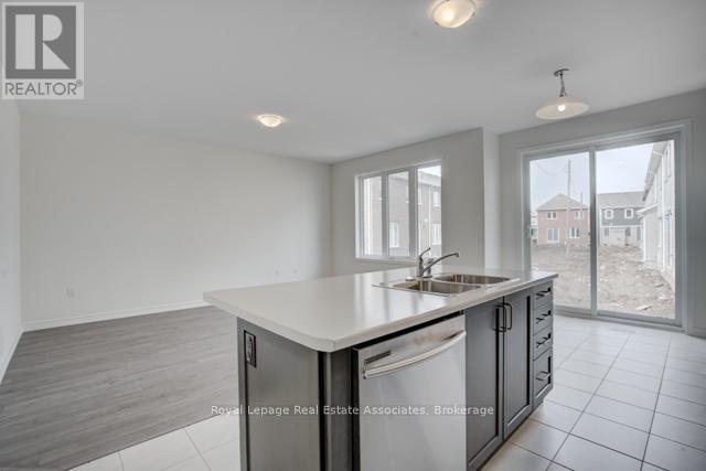 546 Fir Court, Milton, Ontario  L9E 1M5 - Photo 12 - W12638028