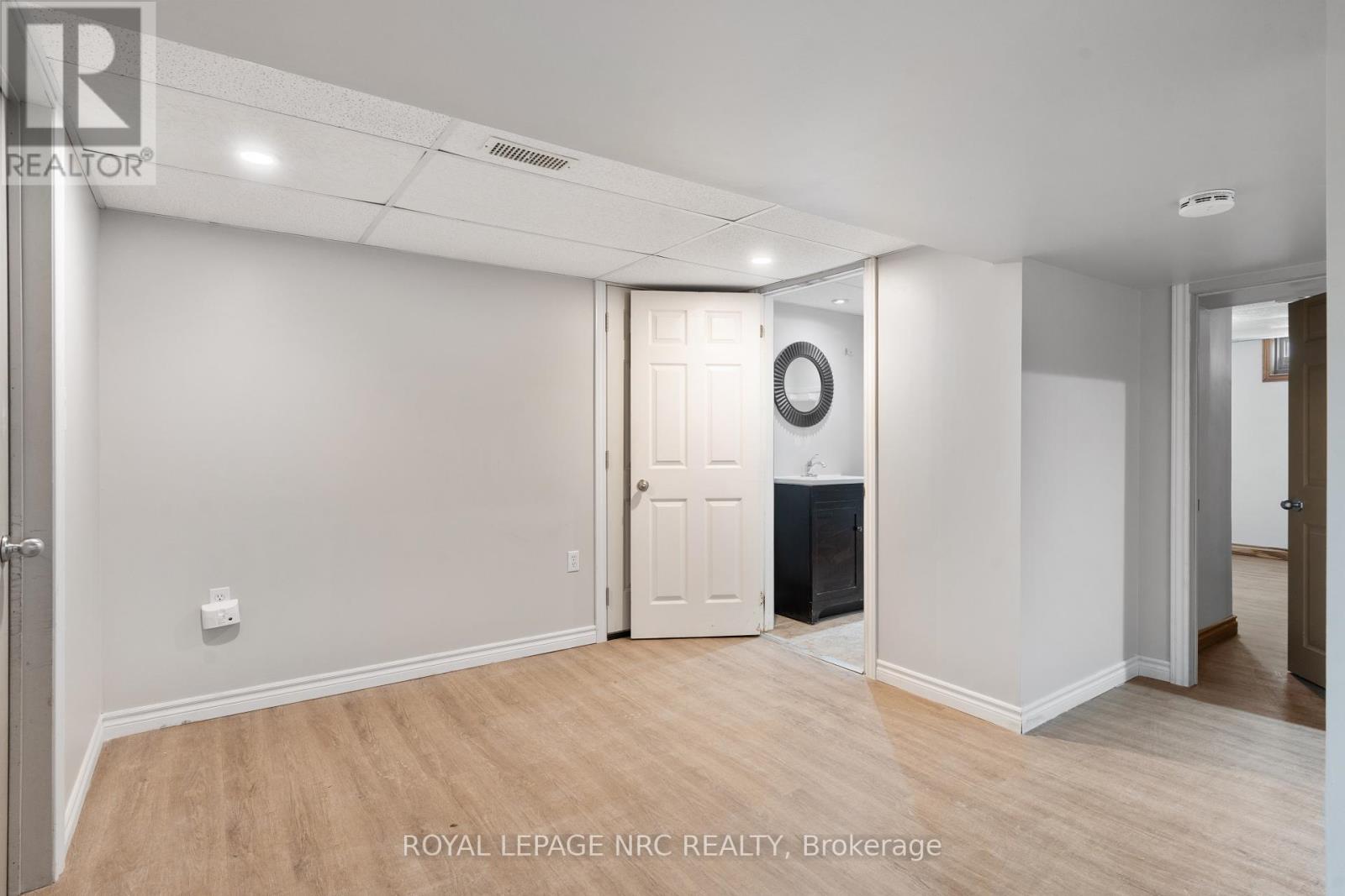 Lower - 11 Broadmore Avenue, St. Catharines (Carlton/bunting), Ontario  L2M 6A4 - Photo 7 - X12637996