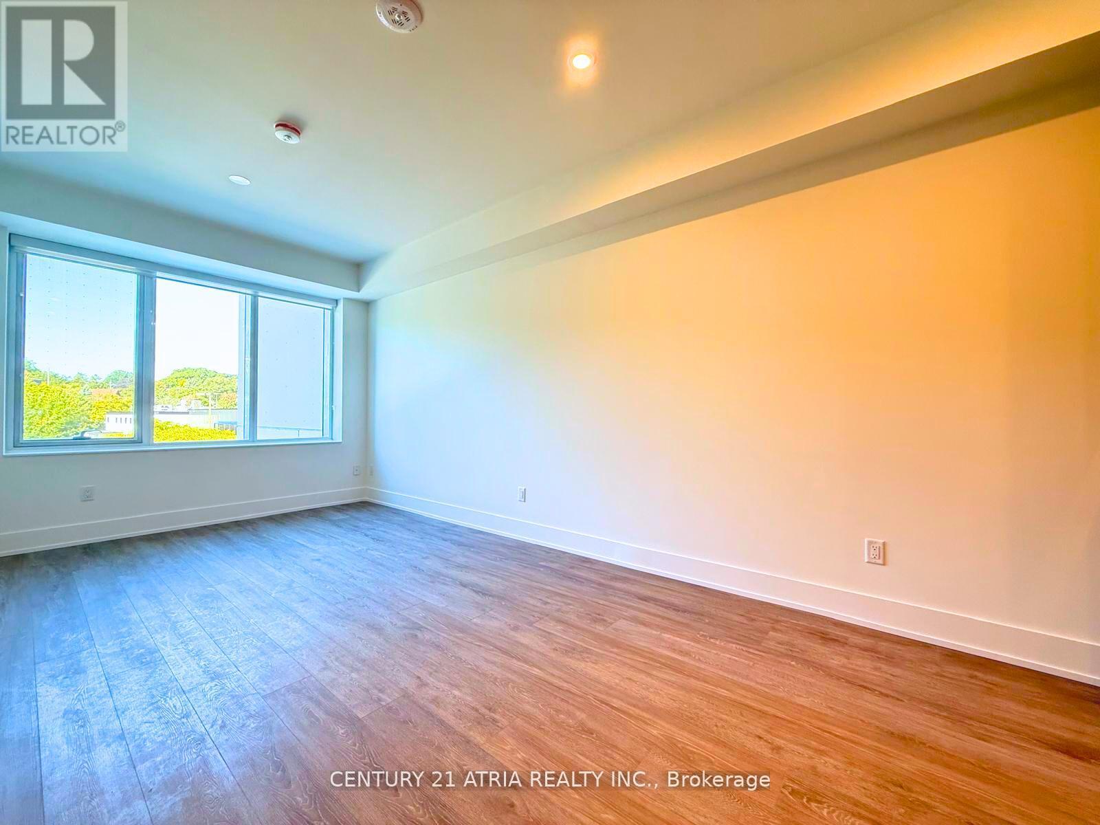 210 - 259 The Kingsway, Toronto, Ontario M9A 0G2 - Photo 4 - W12575294