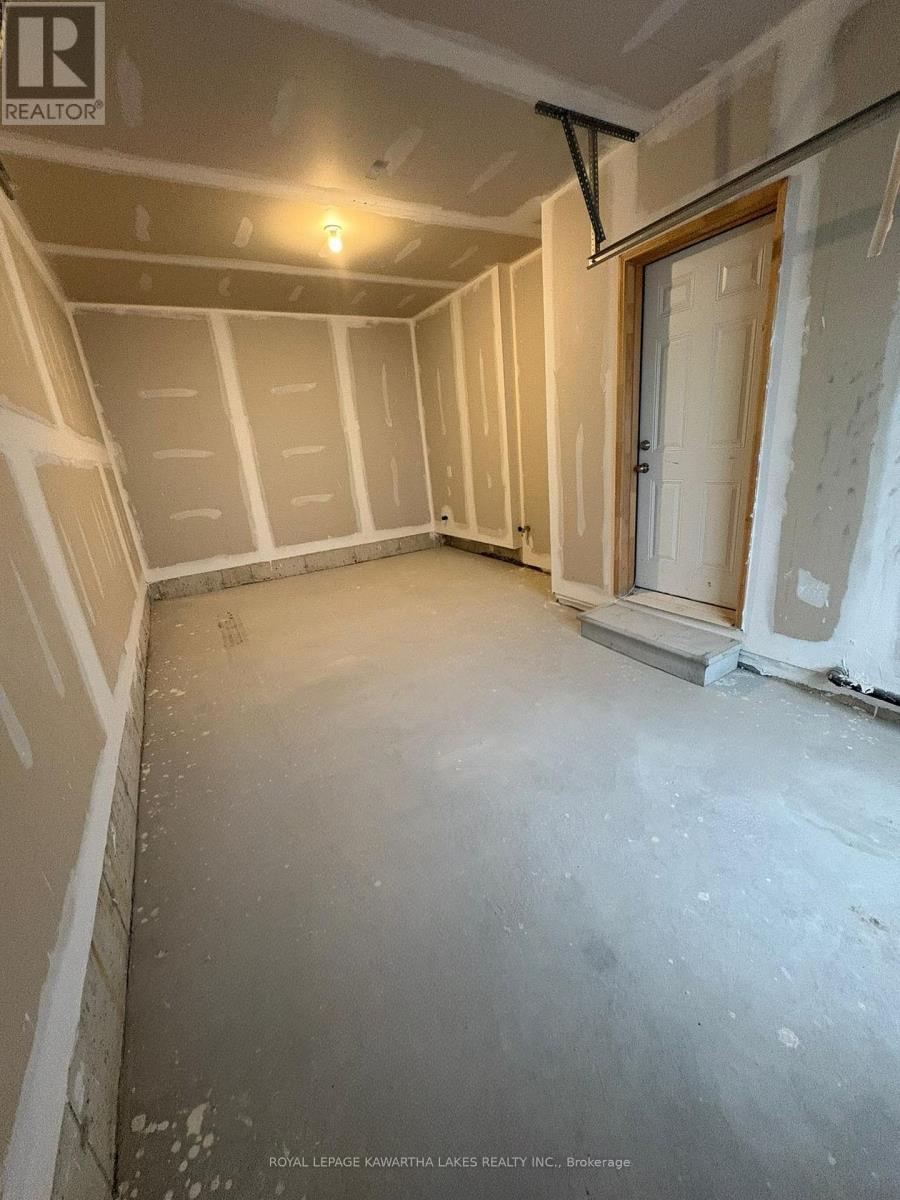 27 Hickey Lane, Kawartha Lakes, Ontario  K9V 0T3 - Photo 26 - X12638062