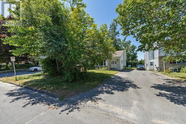 30 Woodstone Crescent, Kingston, Ontario K7M 6K9 - Photo 2 - X12638070