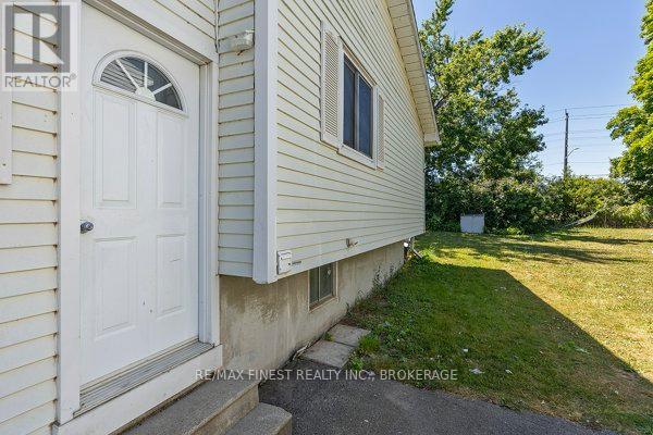 30 Woodstone Crescent, Kingston, Ontario K7M 6K9 - Photo 6 - X12638070