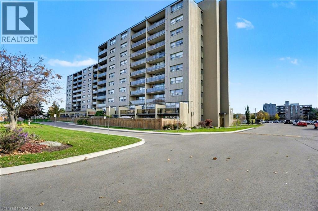 15 NICKLAUS Drive Unit# 1001, Hamilton, Ontario