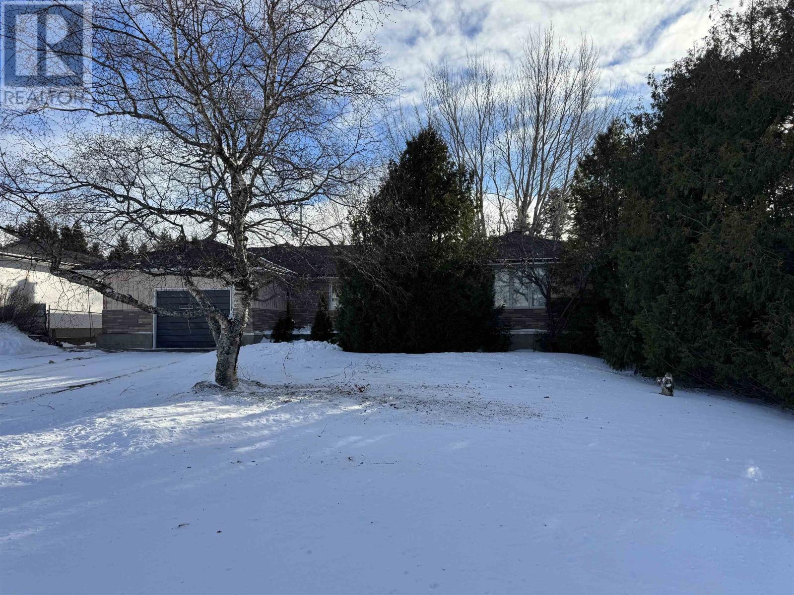 5 Sund Cres, Marathon, Ontario  P0T 2E0 - Photo 4 - TB253581