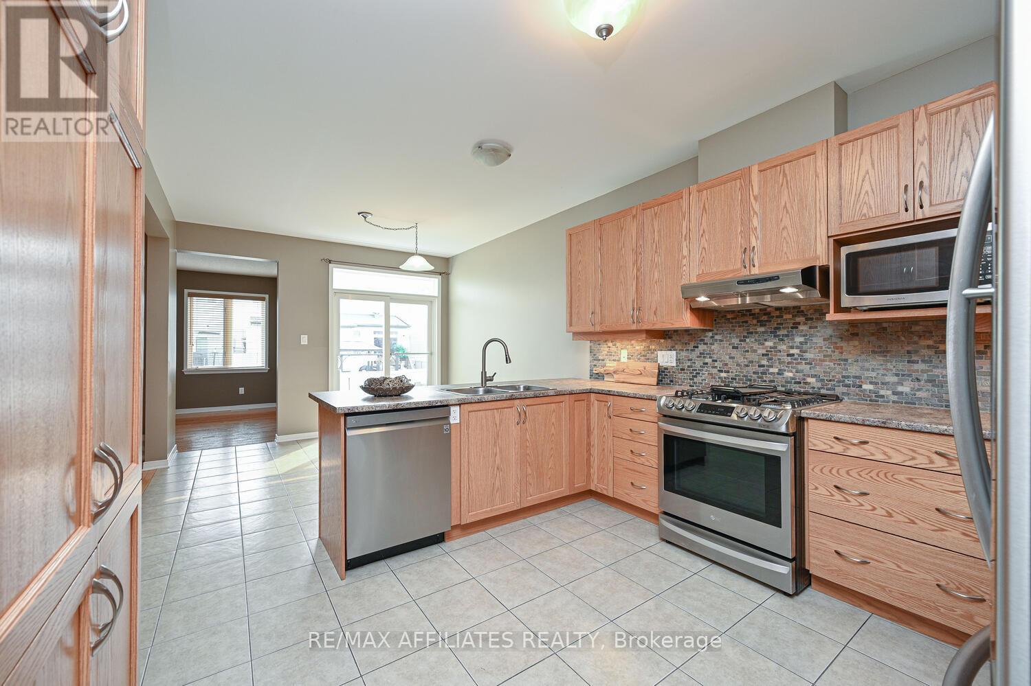 289 Harthill Way, Ottawa, Ontario  K2J 0P3 - Photo 10 - X12638052