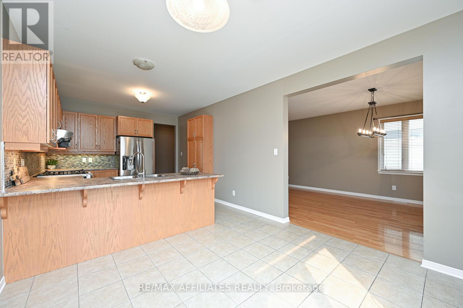 289 Harthill Way, Ottawa, Ontario  K2J 0P3 - Photo 12 - X12638052