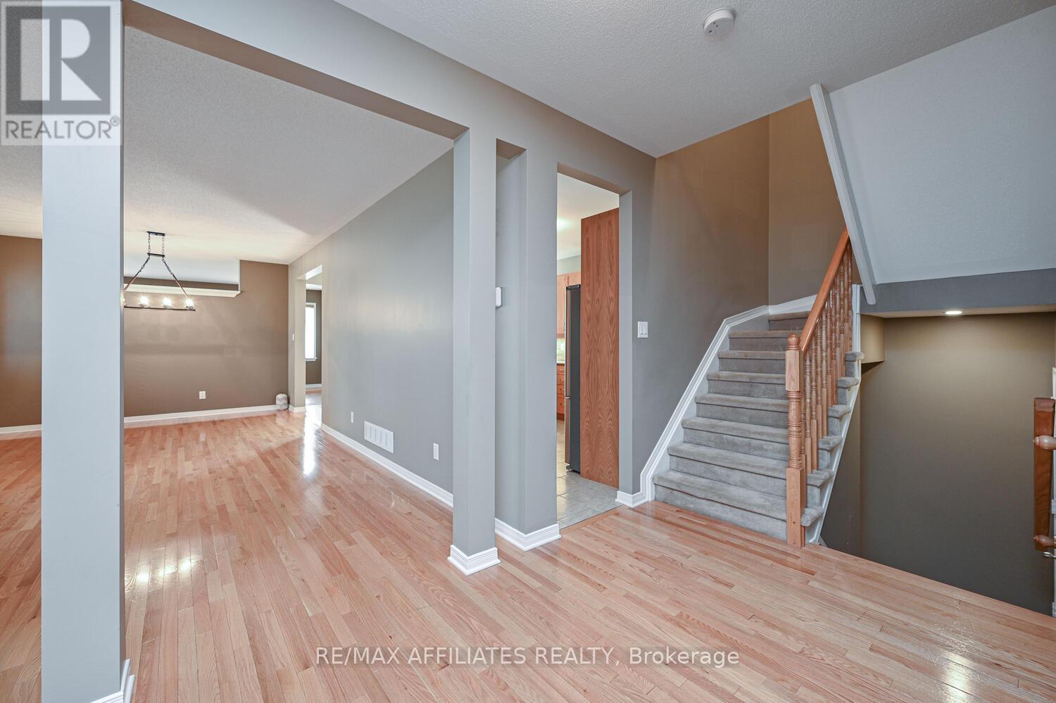 289 Harthill Way, Ottawa, Ontario  K2J 0P3 - Photo 4 - X12638052