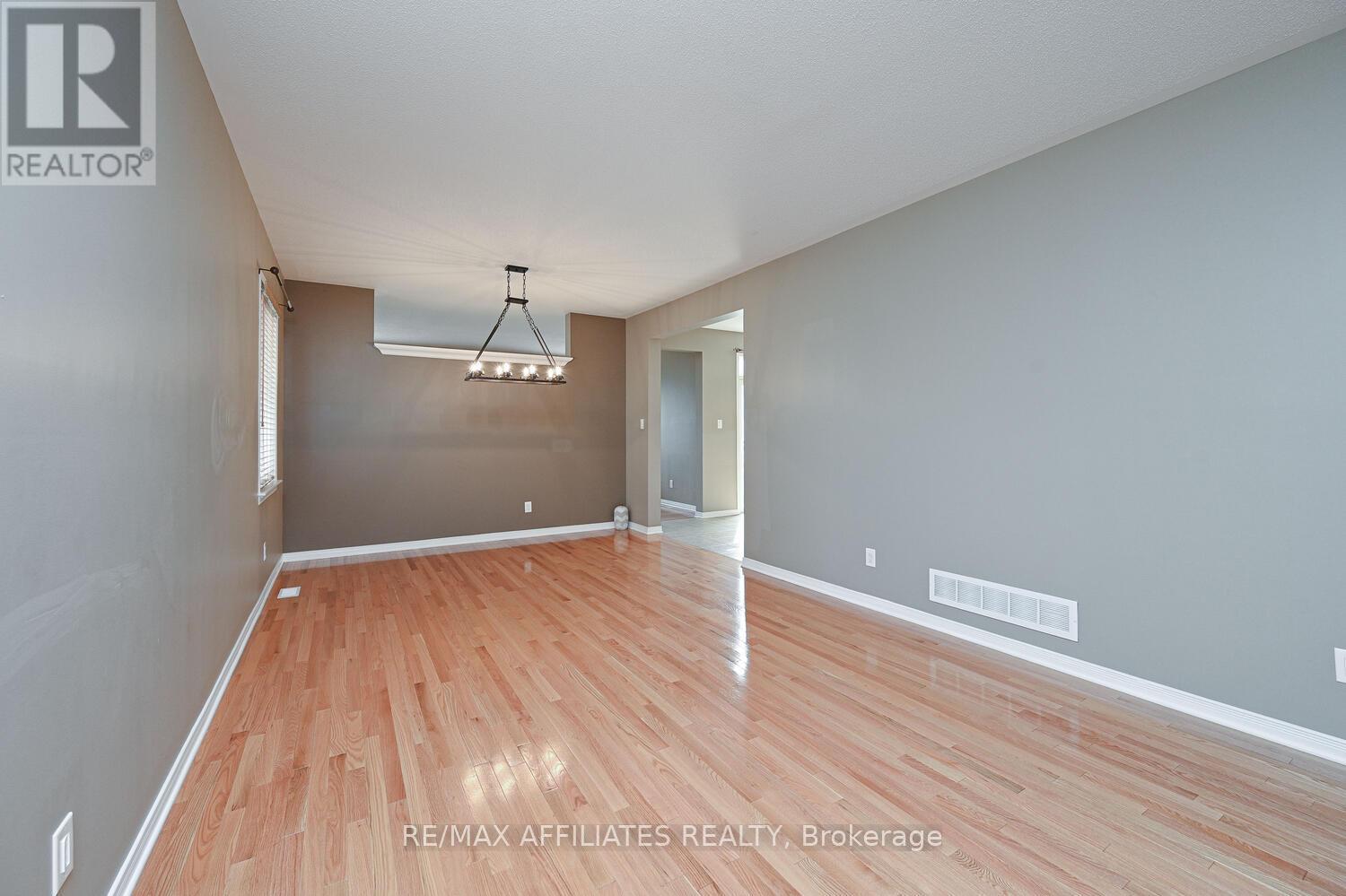 289 Harthill Way, Ottawa, Ontario  K2J 0P3 - Photo 6 - X12638052