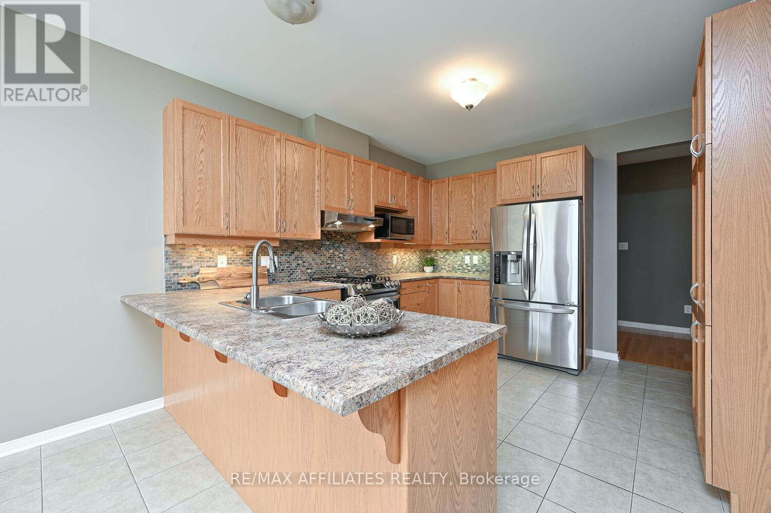 289 Harthill Way, Ottawa, Ontario  K2J 0P3 - Photo 8 - X12638052