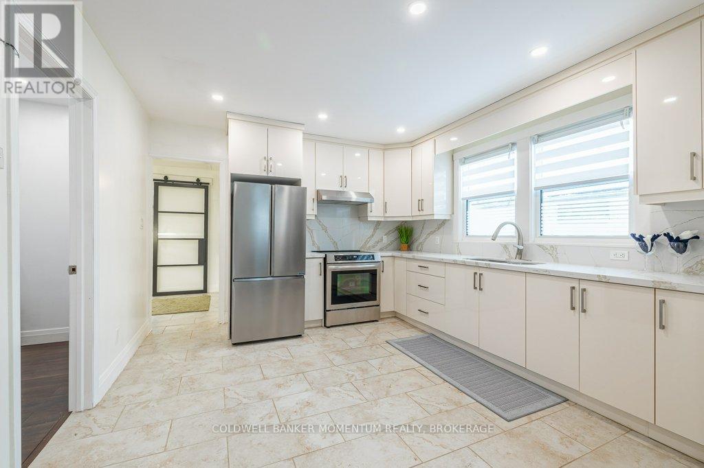 4134 Martin Avenue, Niagara Falls (Downtown), Ontario  L2E 3K9 - Photo 12 - X12638056