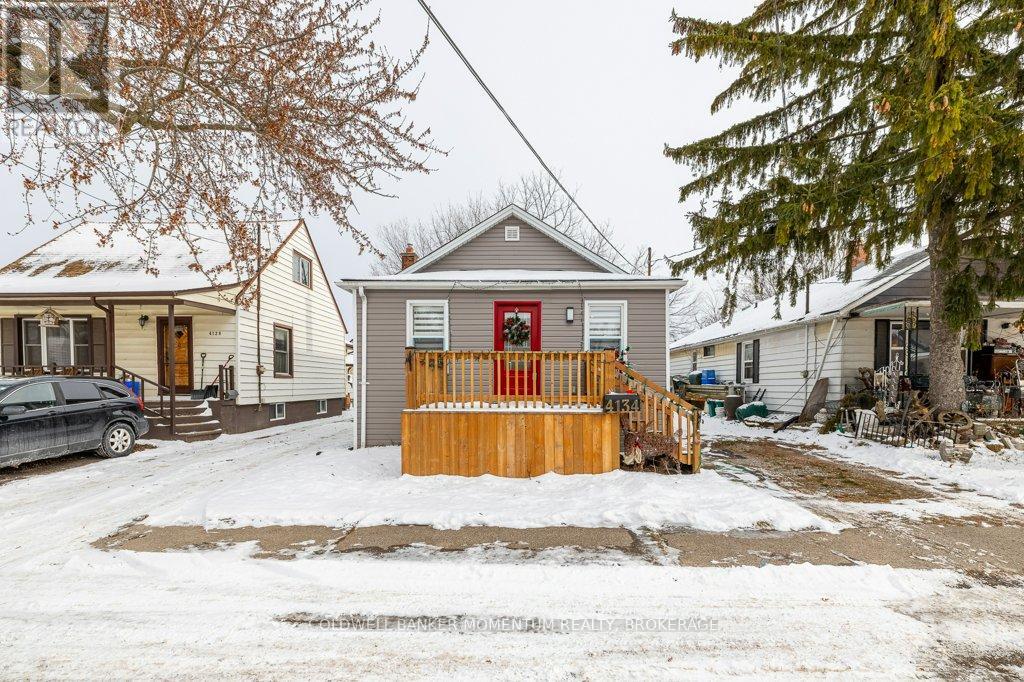 4134 Martin Avenue, Niagara Falls (Downtown), Ontario  L2E 3K9 - Photo 2 - X12638056