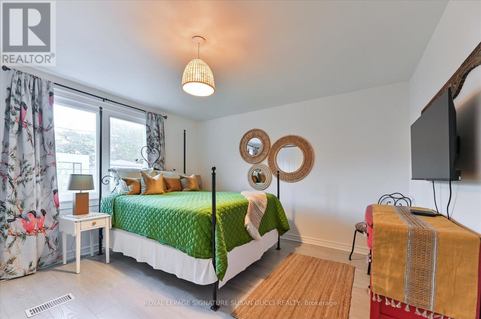 186 Gledhill Avenue, Toronto, Ontario  M4C 5L1 - Photo 11 - E12602600