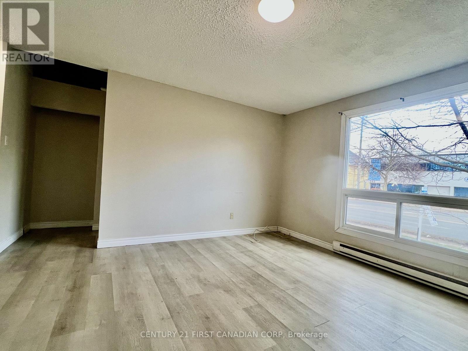 353 Oxford Street E, London East, Ontario  N6A 1V6 - Photo 7 - X12559082