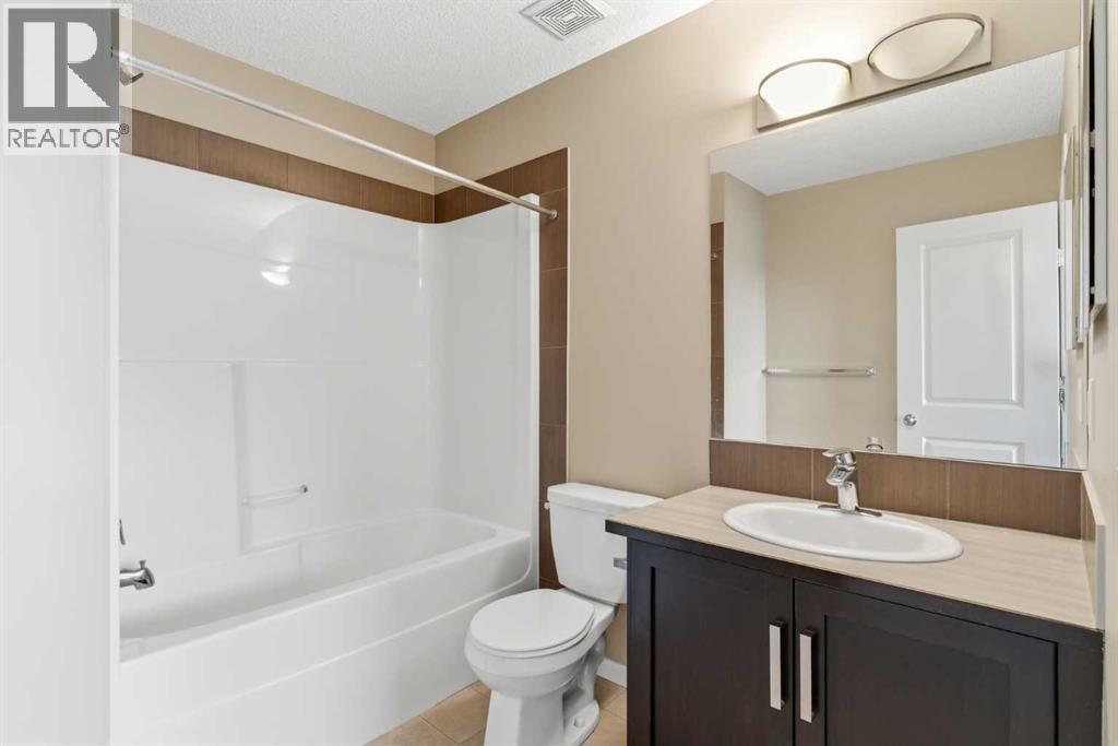 172 New Brighton Point Se, Calgary, Alberta  T2Z 1B7 - Photo 20 - A2244520