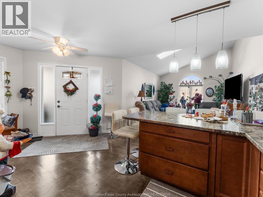 3652 Stephanie Court, Windsor, Ontario N8W 5G5 - Photo 7 - 25031759