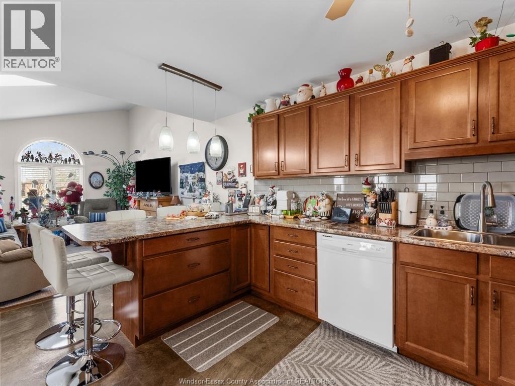 3652 Stephanie Court, Windsor, Ontario N8W 5G5 - Photo 8 - 25031759