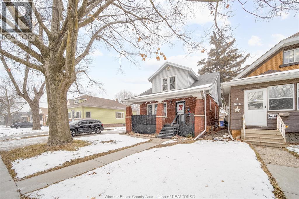 956 Curry Avenue Unit# Upper, Windsor, Ontario  N9B 2C5 - Photo 3 - 25031615