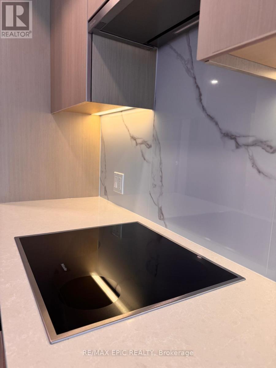 1611 - 1 Concord Cityplace Way, Toronto, Ontario  M5V 0X3 - Photo 11 - C12638088