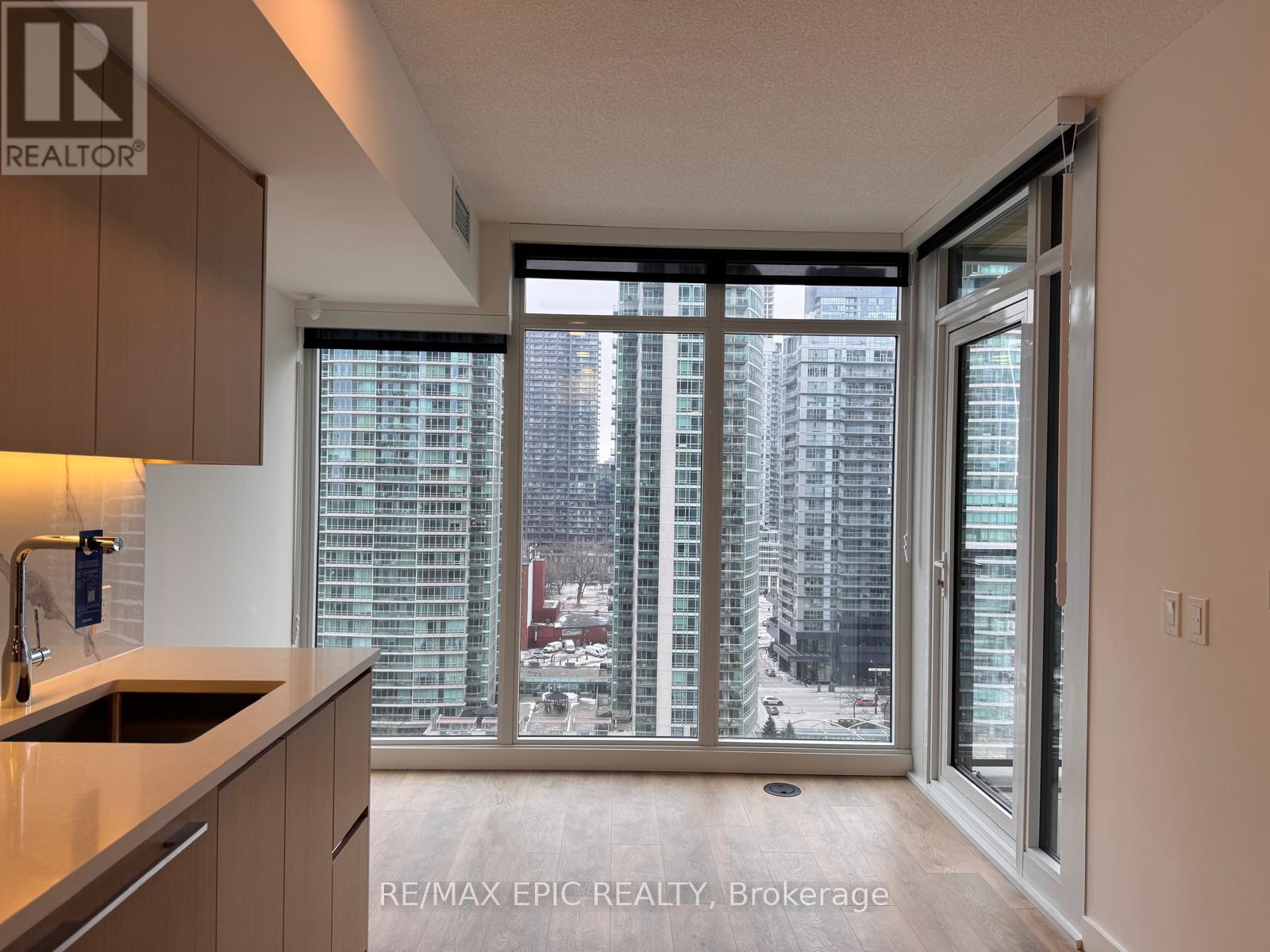 1611 - 1 Concord Cityplace Way, Toronto, Ontario  M5V 0X3 - Photo 12 - C12638088