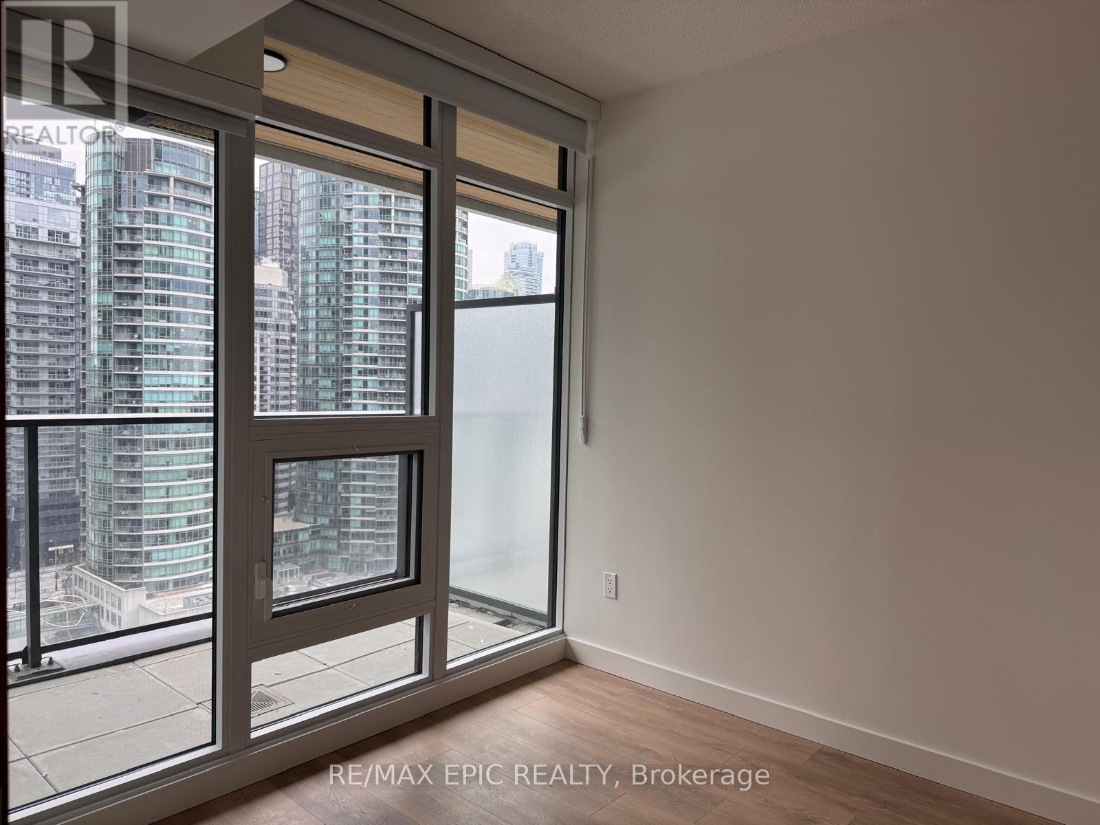 1611 - 1 Concord Cityplace Way, Toronto, Ontario  M5V 0X3 - Photo 13 - C12638088