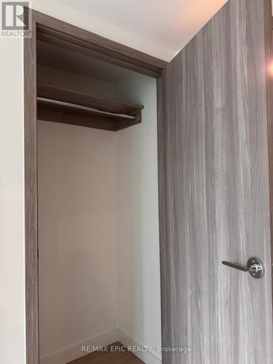 1611 - 1 Concord Cityplace Way, Toronto, Ontario  M5V 0X3 - Photo 25 - C12638088