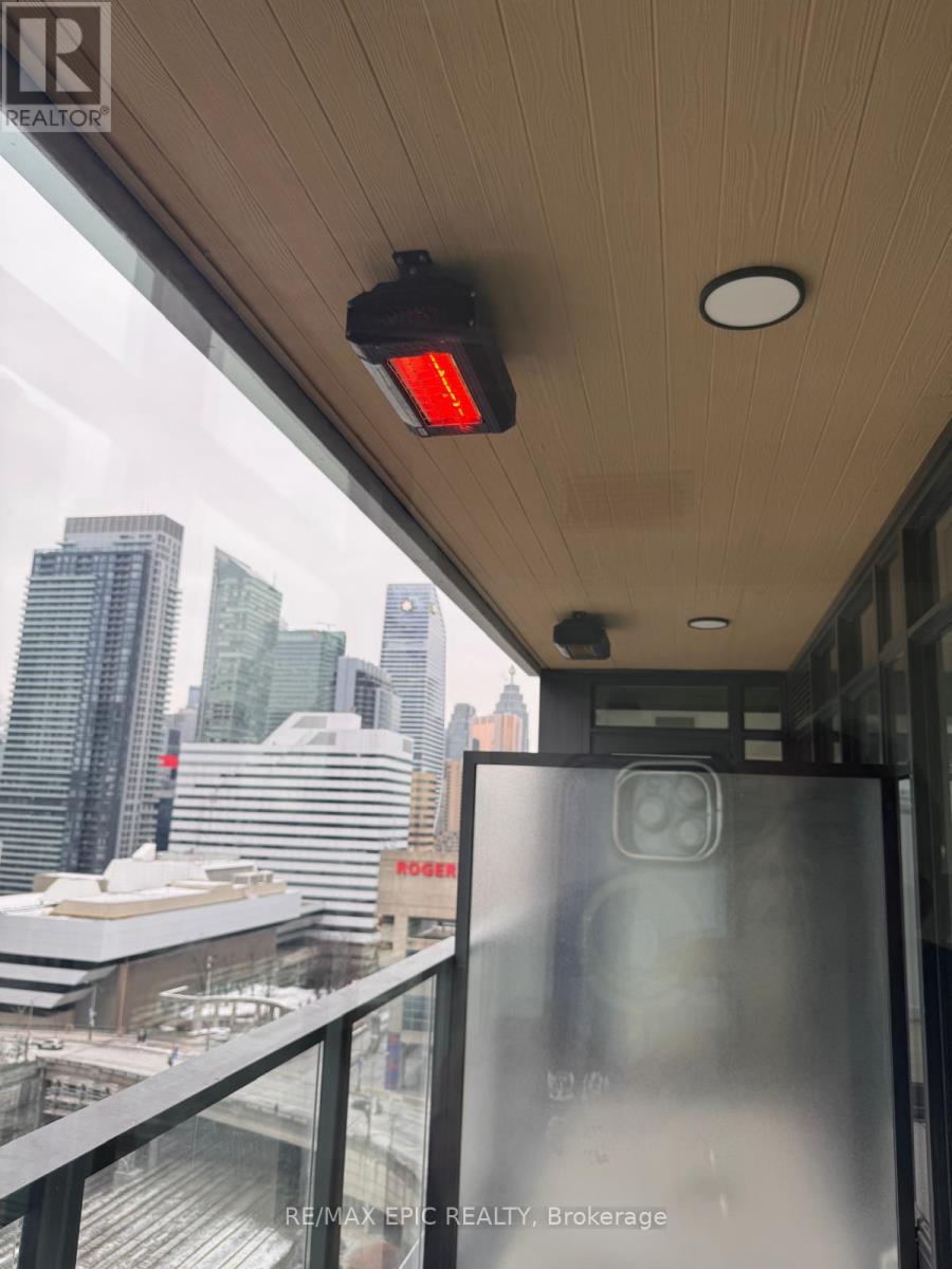 1611 - 1 Concord Cityplace Way, Toronto, Ontario  M5V 0X3 - Photo 27 - C12638088