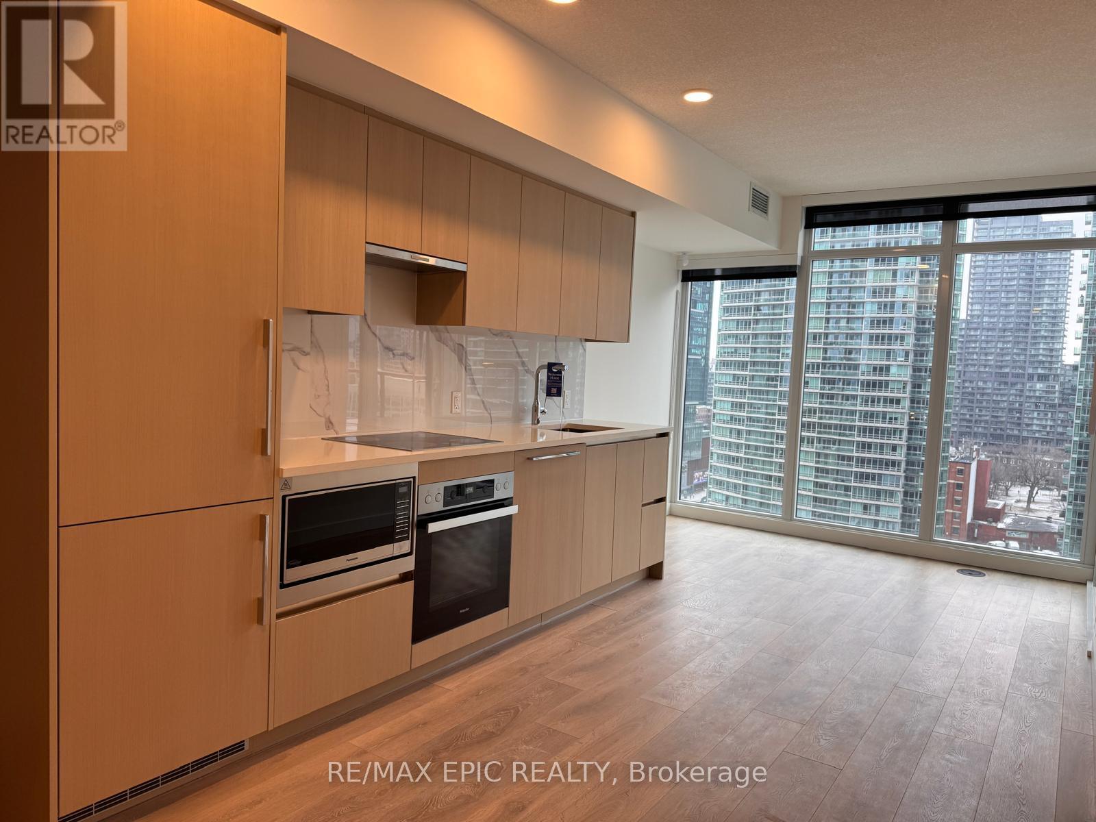 1611 - 1 Concord Cityplace Way, Toronto, Ontario  M5V 0X3 - Photo 3 - C12638088