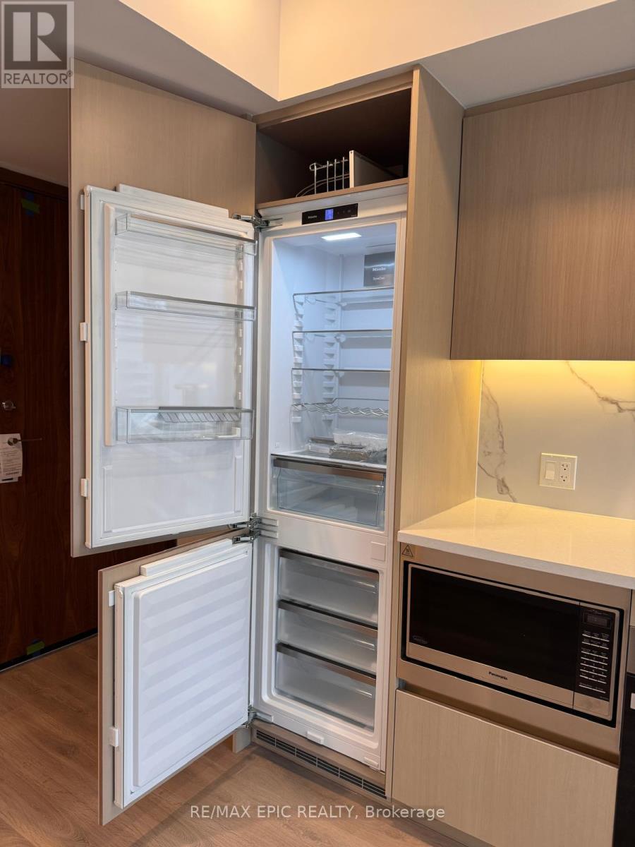 1611 - 1 Concord Cityplace Way, Toronto, Ontario  M5V 0X3 - Photo 5 - C12638088