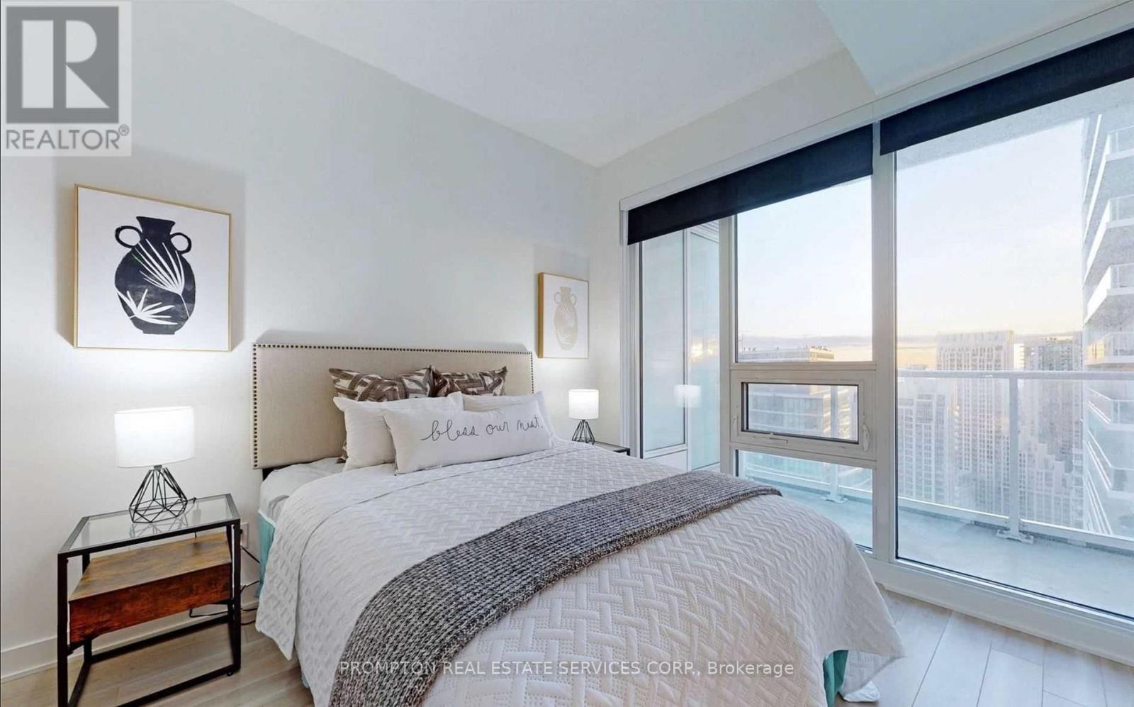 703 - 17 Bathurst Street, Toronto, Ontario  M5V 0N1 - Photo 5 - C12638112