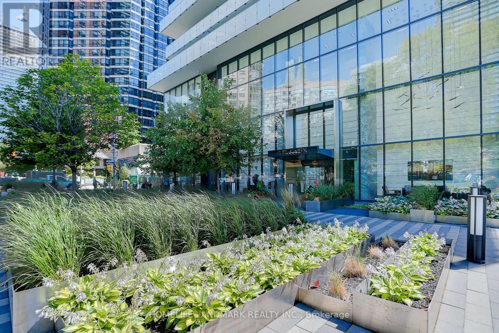 1909 - 57 St Joseph Street, Toronto, Ontario  M5S 0C5 - Photo 2 - C12638124
