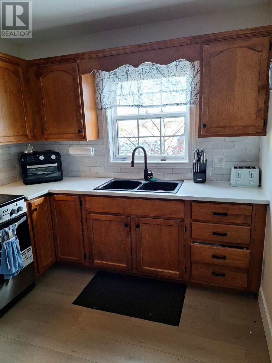 5-29 Glen Stewart Drive, Stratford, Prince Edward Island  C1B 2A8 - Photo 3 - 202529519