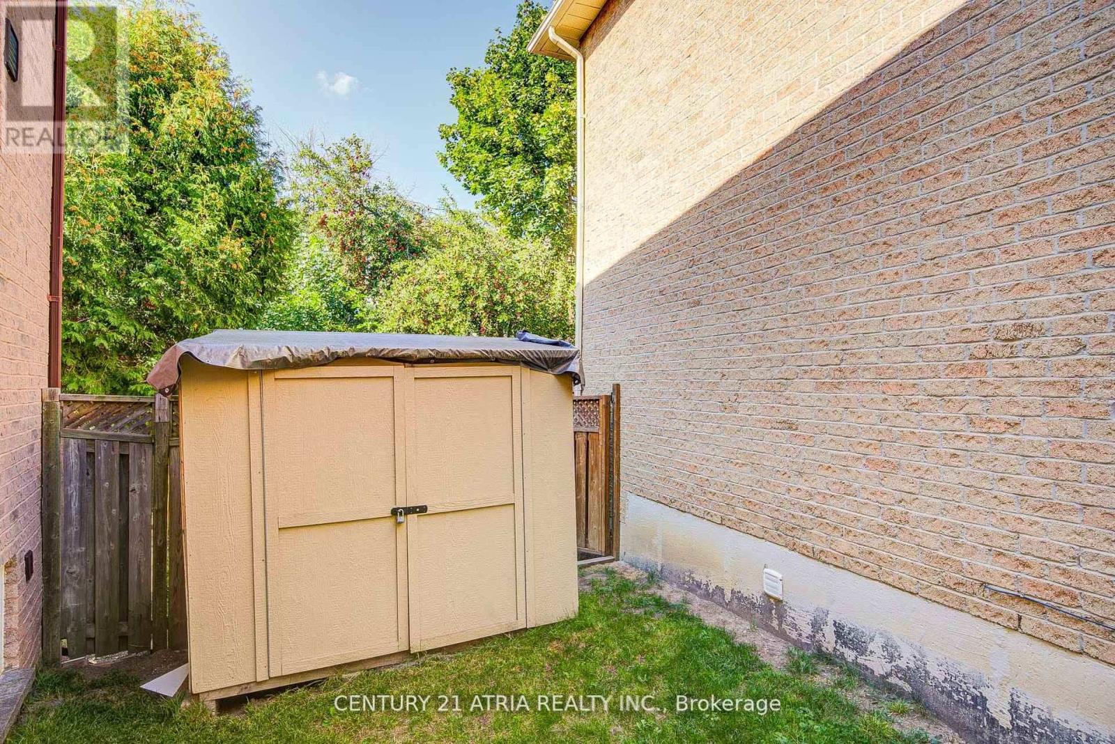 18 Park Lane Circle, Richmond Hill, Ontario  L4C 6S8 - Photo 29 - N12638054